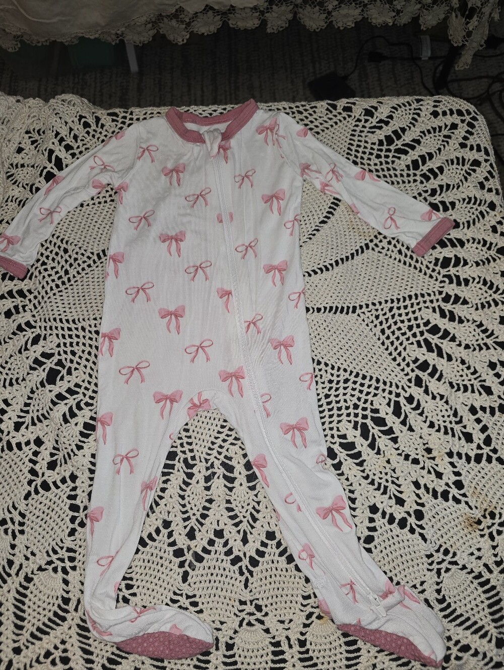 Kyte Baby Bamboo Zippered Footie In Bow, Pink Bow, 6-12Mo